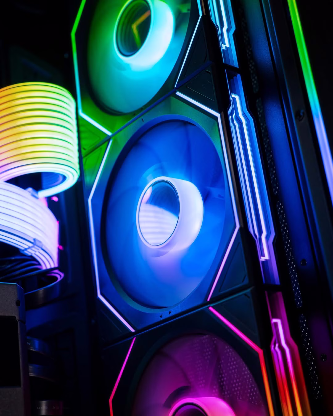 Elite Gaming & Workstation PC | Intel Ultra 9 285K | ROG ASTRAL RTX 5080 16GB | 64GB DDR5 | 2TB Gen5 Pro thumbnail 3