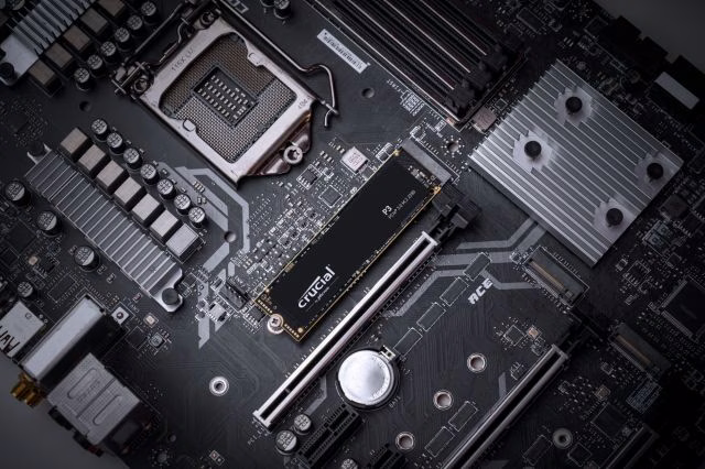 Crucial P3 4TB PCIe Internal SSD, M.2 2280 Form Factor, 3500 MB/s Sequential Read, 3000 MB/s Sequential Write, 800 Terabytes Endurance, NVMe Interface, Black | CT4000P3SSD8 thumbnail 3