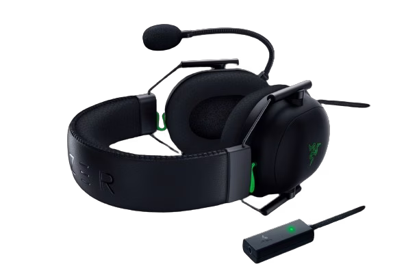 Razer BlackShark V2 Black Multi-platform wired esports headset, Triforce Titanium 50 mm Drivers, HyperClear Cardioid Mic With USB Sound Card, Foam Ear Cushions,  PC, Mac, PS4, Xbox One, and mobile devices | RZ04-03230100-R3M1 image