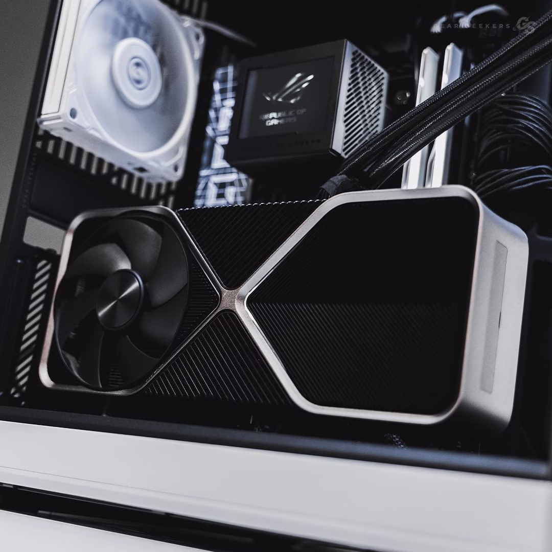 Gaming PC Built With Hyte Y70 Touch, Intel Core I9-14900K, ROG Strix GeForce RTX 4080 SUPER OC, 64GB ( 2x 32GB ) DDR5 6400MT/S, 4TB PCIe 4.0 NVMe, AIO Liquid CPU Cooler, 1200W Platinum WiFi+BT thumbnail 4