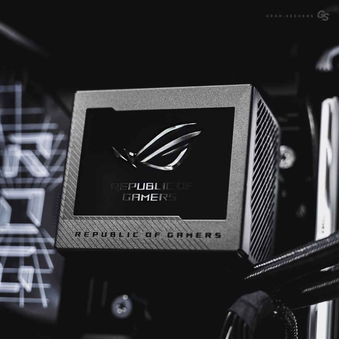 Gaming PC Built With Hyte Y70 Touch, Intel Core I9-14900K, ROG Strix GeForce RTX 4080 SUPER OC, 64GB ( 2x 32GB ) DDR5 6400MT/S, 4TB PCIe 4.0 NVMe, AIO Liquid CPU Cooler, 1200W Platinum WiFi+BT thumbnail 6