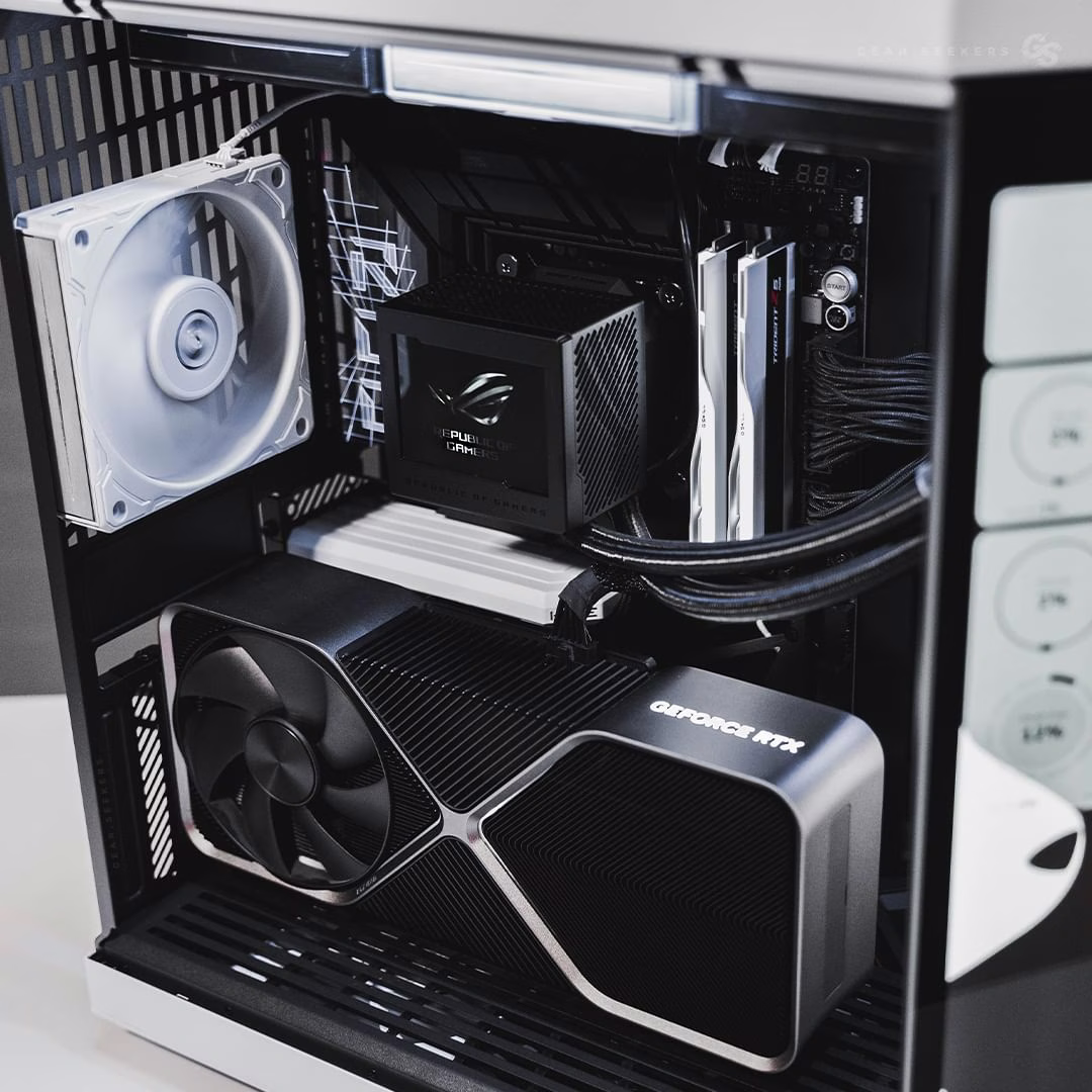 Gaming PC Built With Hyte Y70 Touch, Intel Core I9-14900K, ROG Strix GeForce RTX 4080 SUPER OC, 64GB ( 2x 32GB ) DDR5 6400MT/S, 4TB PCIe 4.0 NVMe, AIO Liquid CPU Cooler, 1200W Platinum WiFi+BT thumbnail 5