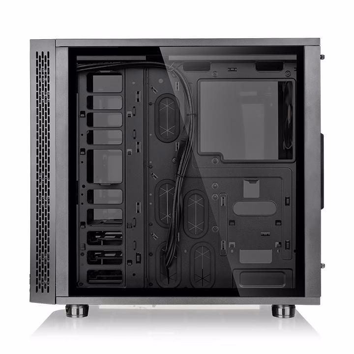 Thermaltake View 31 Tempered Glass RGB Edition Mid-tower case, 3x Preinstalled 140mm fans, supports up to ATX MB, 8 + 2 Expansion Slots, 4mm Tempered Glass x 2, USB 3.0 x 2, USB 2.0 x 2, HD Audio x 1 | CA-1H8-00M1WN-01 thumbnail 3
