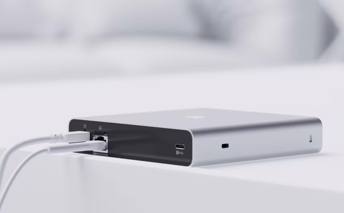 Unifi CloudKey+, Includes full UniFi application suite for device management, Pre-installed 1TB SSD, Connect and power using PoE, Optional USB-C power with Quick Charge 2.0/3.0 compliant adapter only | UCK-G2-SSD thumbnail 3