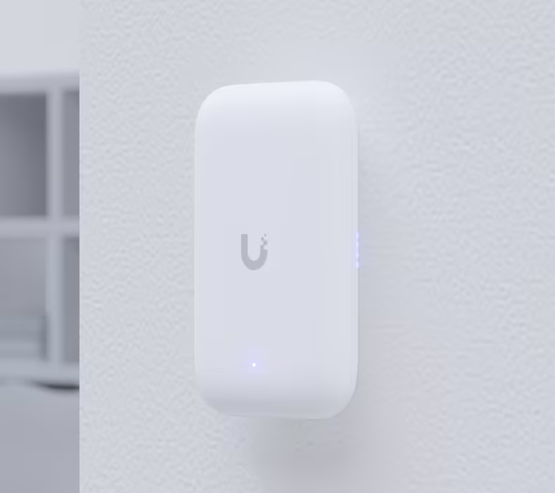Unifi Swiss Army Knife Compact indoor/outdoor Accesspoint, WiFi 5, 4 spatial streams, 115 m?? (1,250 ft??) coverage, 200+ connected devices, Versatile wall, ceiling, and pole mounting | UK-Ultra thumbnail 4